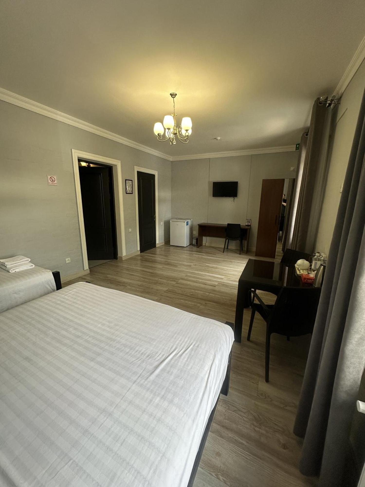 Nest Inn Tashkent Ngoại thất bức ảnh
